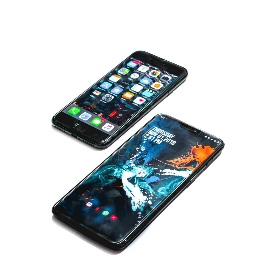 Choosing the best smartphone. Android vs iPhone